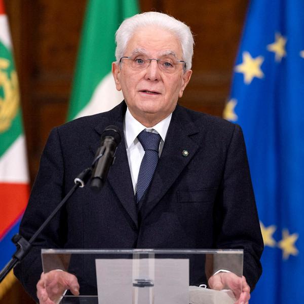 Giuramento Mattarella: Grazie, Presidente, quanta «dignità» nelle sue parole.