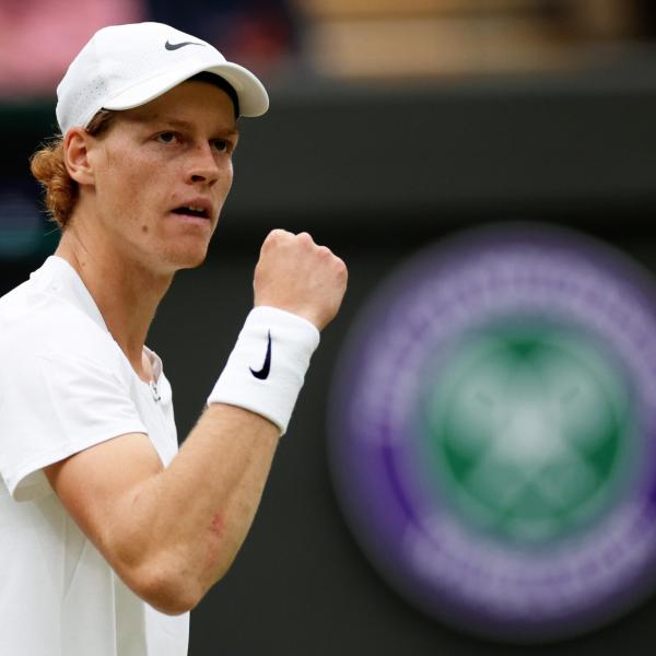 Wimbledon, Jannik Sinner verso la sfida con Djokovic: “Sono migliorato”