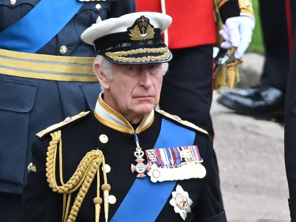 Incoronazione Carlo III, la corona che scatena le polemiche