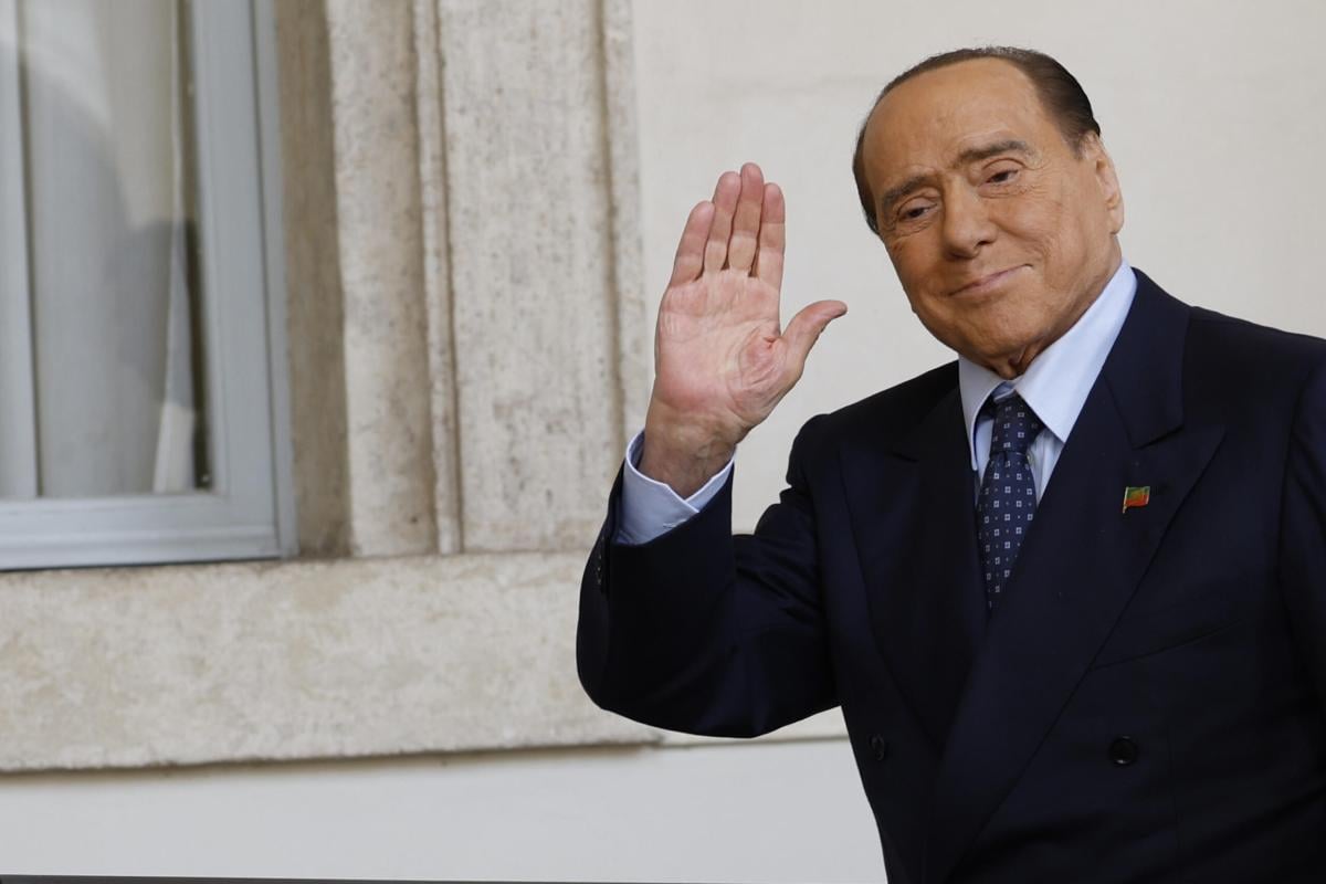 Berlusconi, Meloni e Salvini alla camera ardente. Attese 15mila per…