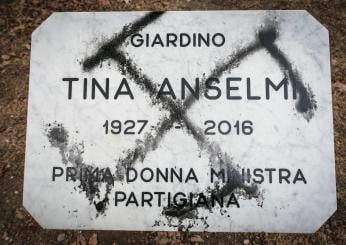 Torino, svastica sulla lapide intitolata a Tina Anselmi