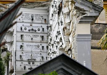 Cimitero di Poggioreale, un nuovo crollo e bare sospese nel vuoto