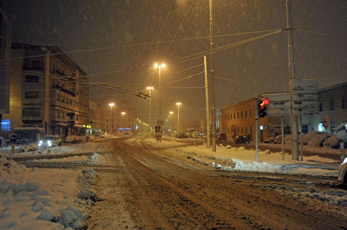 Stati Uniti, a Los Angeles arriva il primo avviso di bufera di neve…