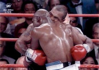 9 luglio 1997: quando la commissione tolse la licenza a Mike Tyson