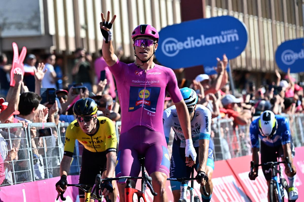 Giro d’Italia 2024, Jonathan Milan ottiene la terza vittoria a Cento