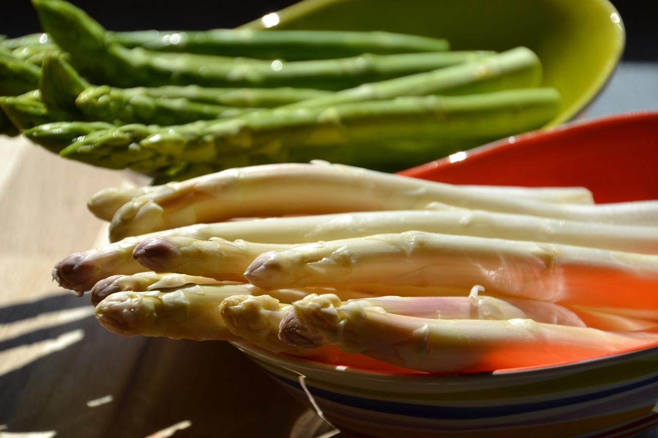 omelette con gli asparagi