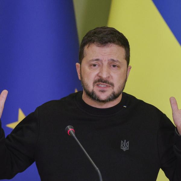 Guerra in Ucraina, Zelensky: “La guerra in Medio Oriente distoglie attenzione”