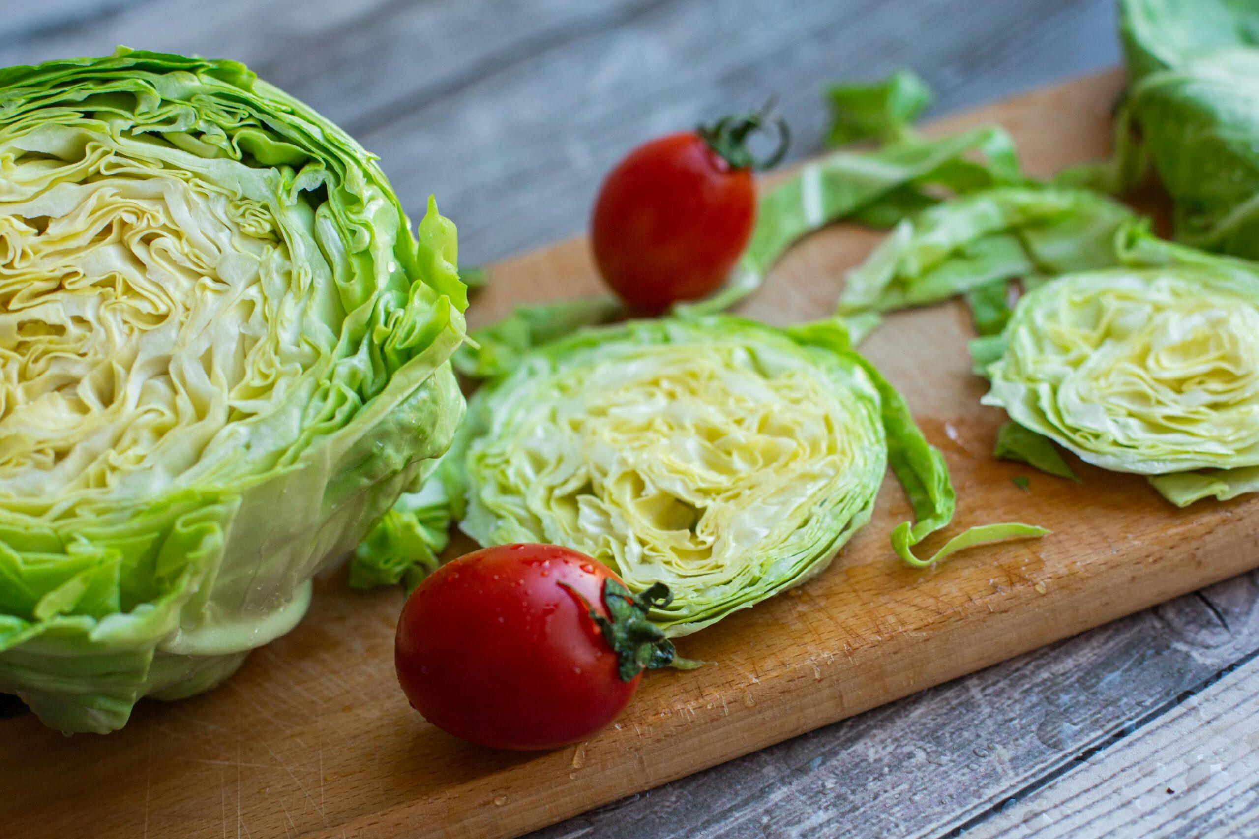 Rischio listeria nell’insalata, maxi richiamo di iceberg in busta: i 19 marchi e i lotti interessati