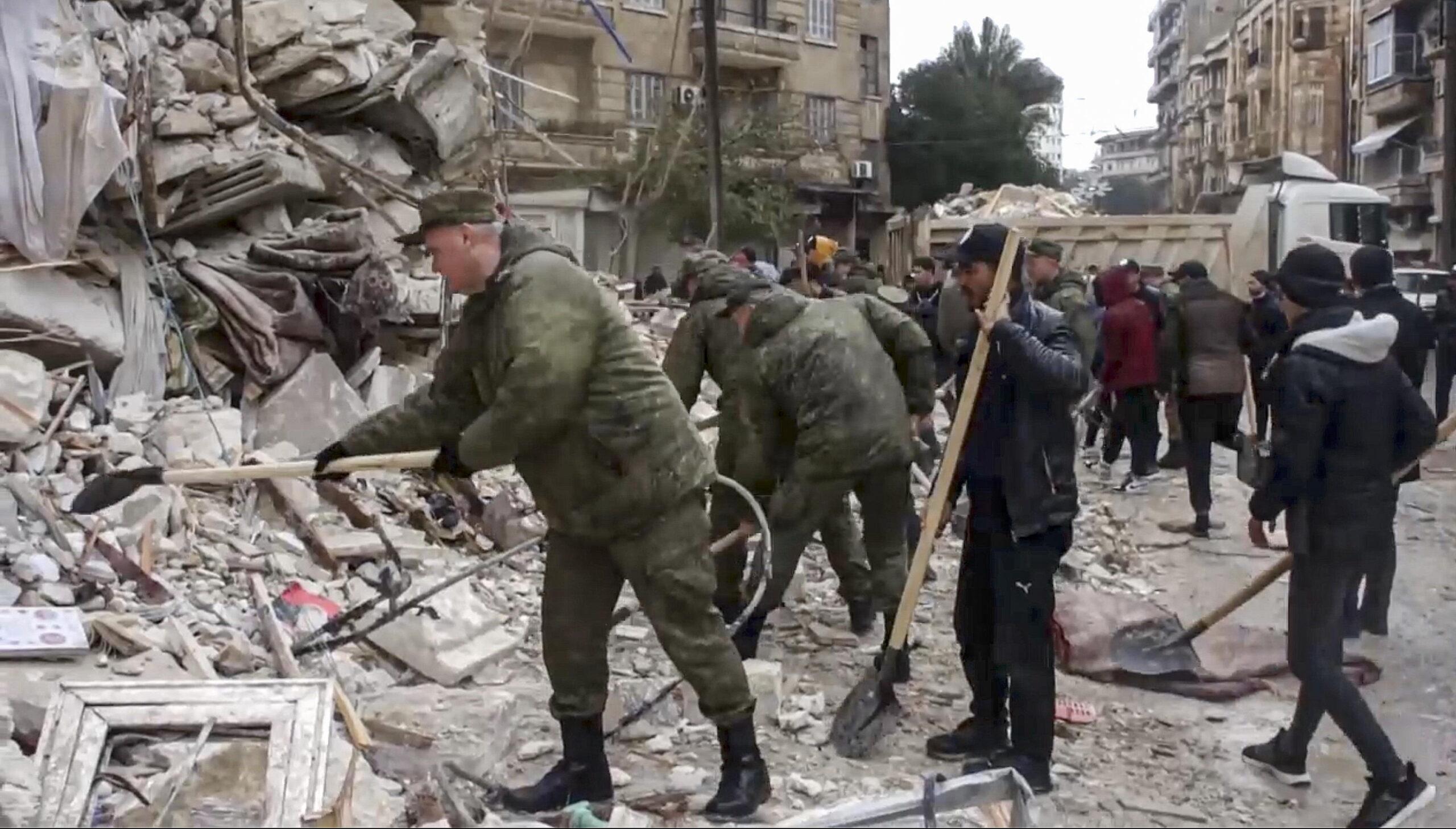 Terremoto in Turchia e Siria, sale a più di 20.000 il numero delle vittime. Due bambini estratti vivi dopo oltre 50 ore