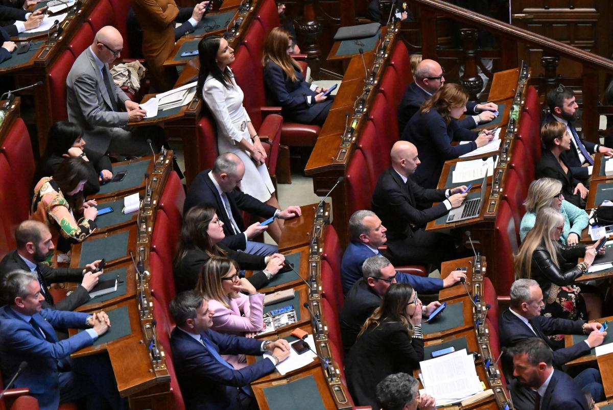 Camera, Ok per il voto sulla nuova Relazione sul Def 2023. I voti a…