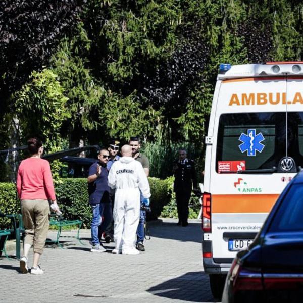 Tragedia ai Castelli Romani: 14enne cade in un burrone su un sentiero tra il lago di Nemi e Genzano e muore davanti agli occhi degli amici