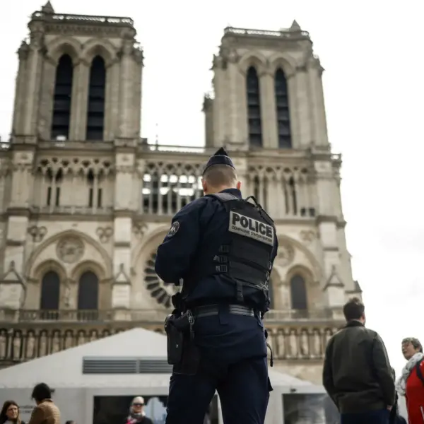 Francia, bambina di sette anni violenta ripetutamente coetanea a Pantin: allontanate entrambe dalla scuola