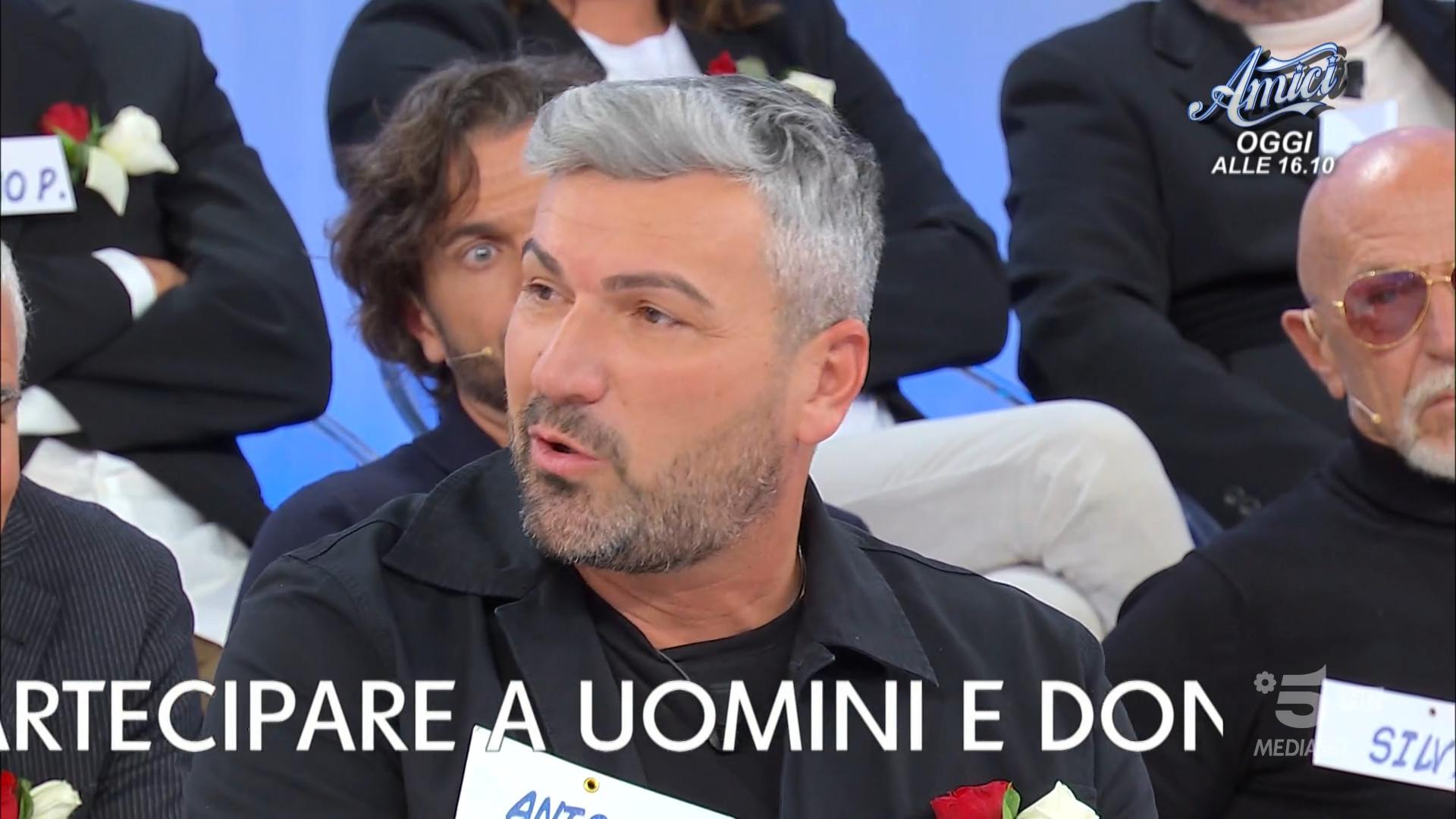 “Uomini e Donne”, chi è Antonio corteggiatore di Tiziana? Età, lavoro e figli del cavaliere