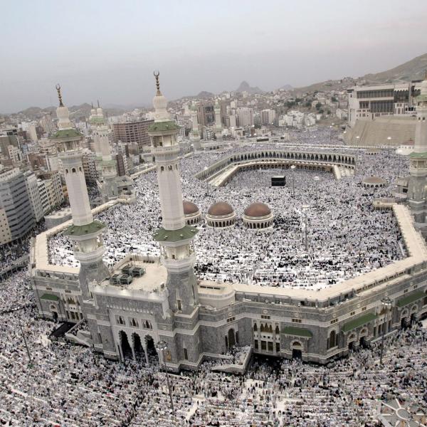 Pellegrinaggio alla Mecca, morti oltre 500 fedeli per il caldo record: temperature fino a 50 gradi