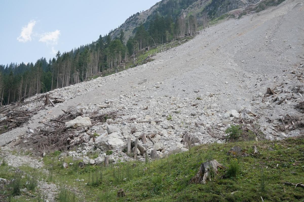 Nuovi crolli sulle Dolomiti, frana sul Monte Pelmo. Soccorso alpino…