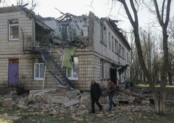 Kiev, missili russi sul quartiere di Dniprovskyi nella notte: colpito ospedale pediatrico