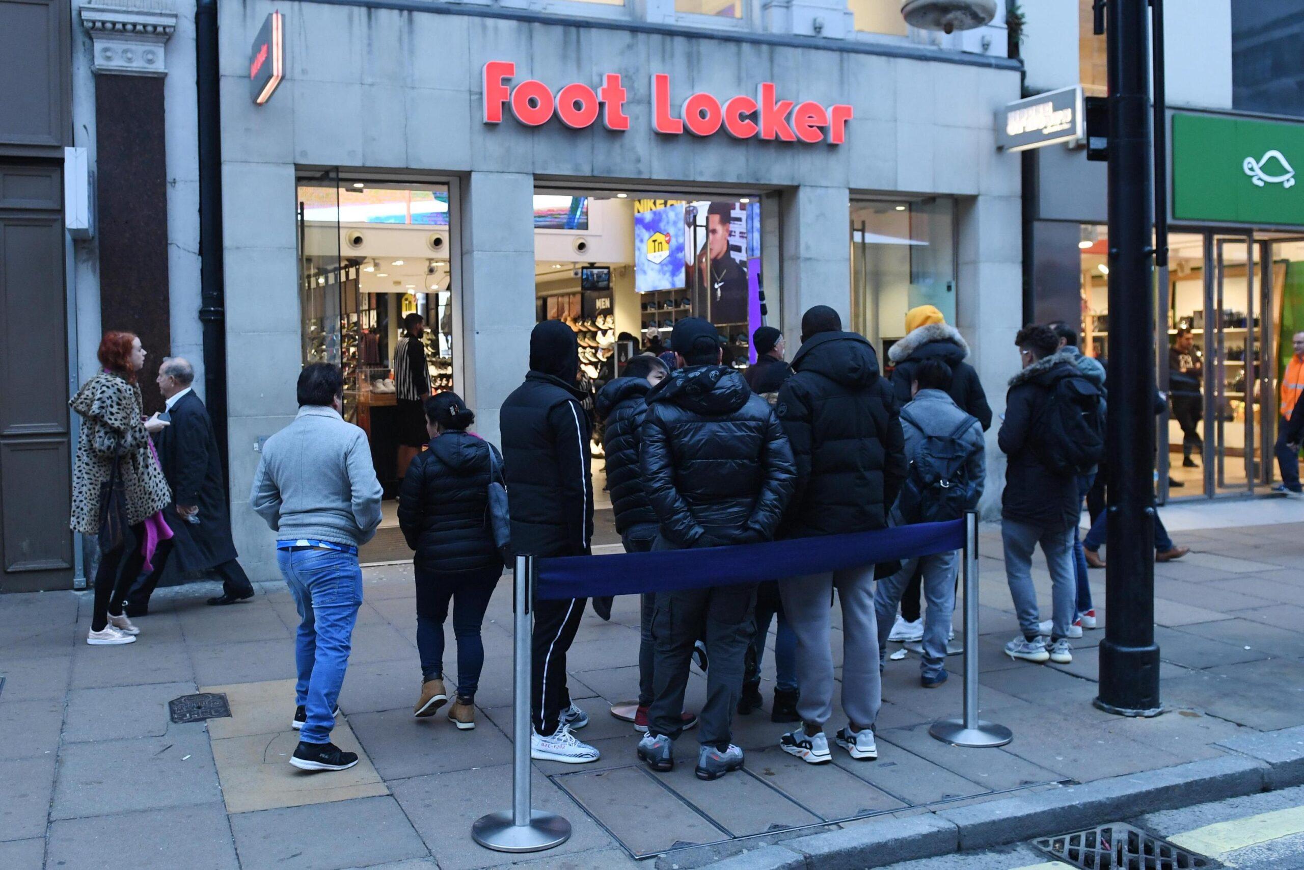 Treviso, assalto al Foot Locker di Corso del Popolo: arrestati i due banditi