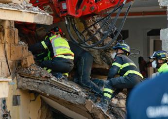 Milano, crolla una palazzina in ricostruzione a Via Sciesa