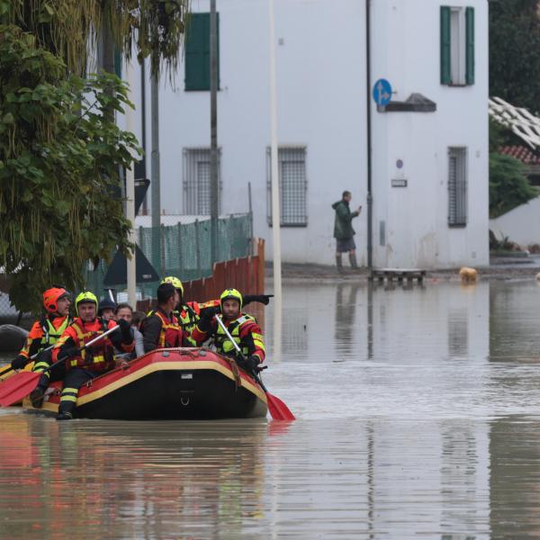 Alluvione in Emilia Romagna, è di nuovo emergenza: di chi sono le responsabilità? Occhi (consigliere regionale Lega): “Anni di incuria e mala gestione del territorio: servono le grandi opere”