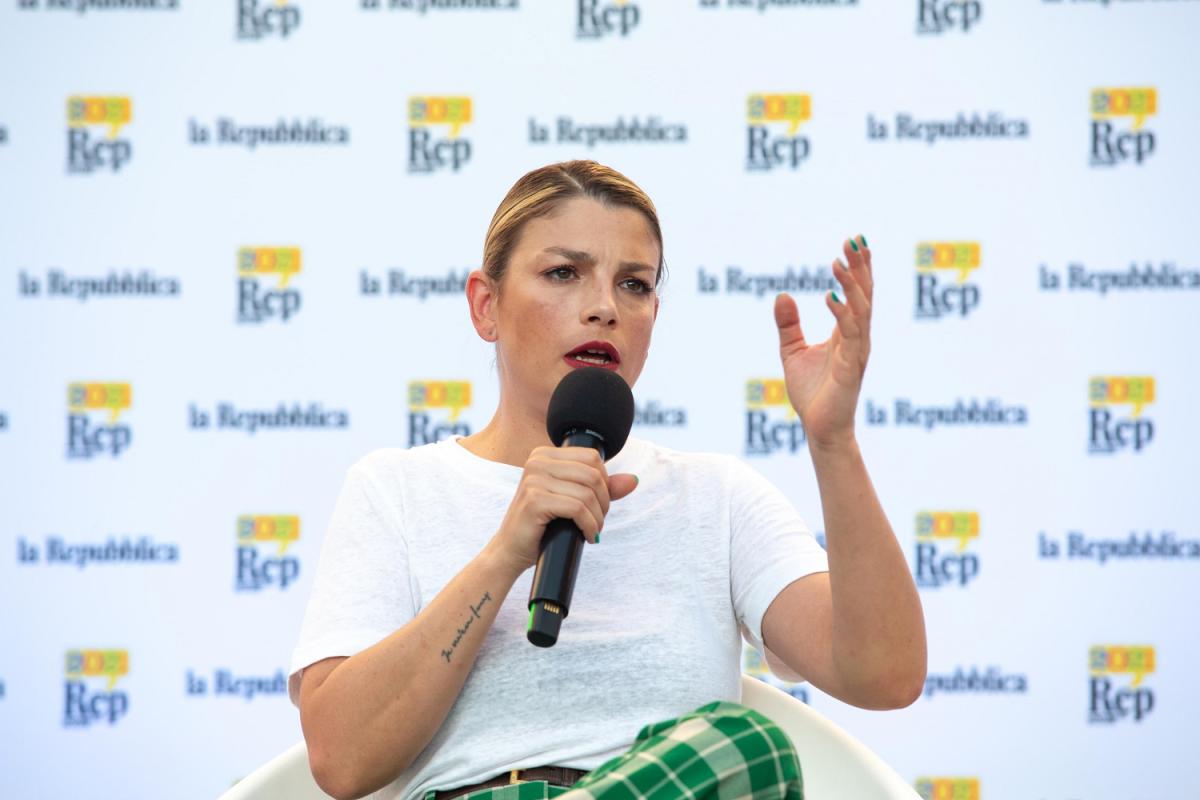 Emma Marrone nuovo look Primavera, ecco cosa si dice in Rete