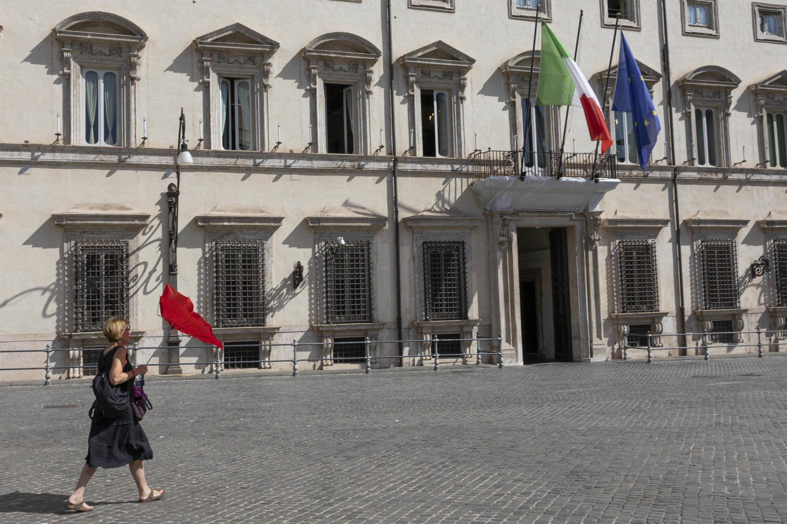 Elezioni, partito il totonomi per il nuovo governo: endorsement di Draghi per Meloni