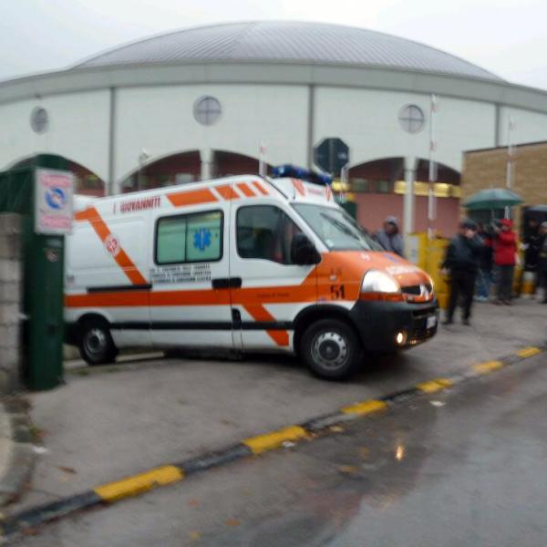 Grave incidente a Trieste, scontro sulla statale 14 tra cinque auto a Sistiana: un morto e due feriti