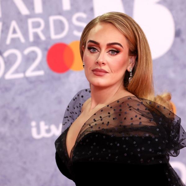 Adele mette in pausa la sua carriera: vuole laurearsi in letteratura inglese