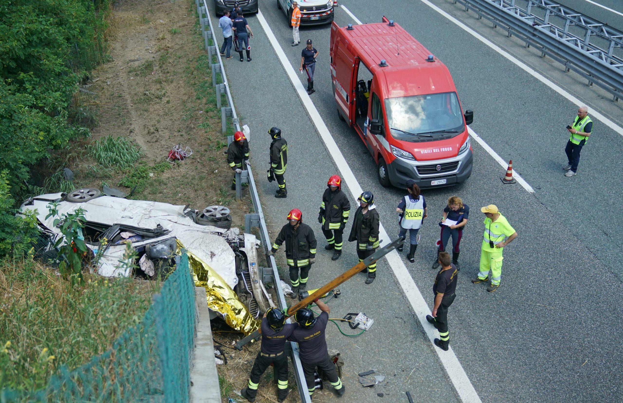 Sud Sardegna, tragico incidente a San Gavino: auto finisce fuori strada e si ribalta, un morto e tre feriti