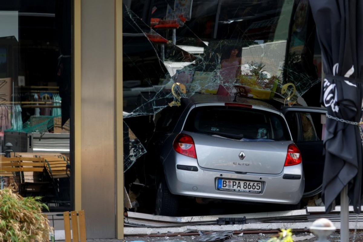 Berlino, 29enne armeno travolge folla con l’auto, ci sono vittime e…