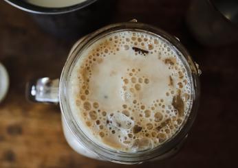 Come si fa il caffè leccese con ghiaccio e latte di mandorle