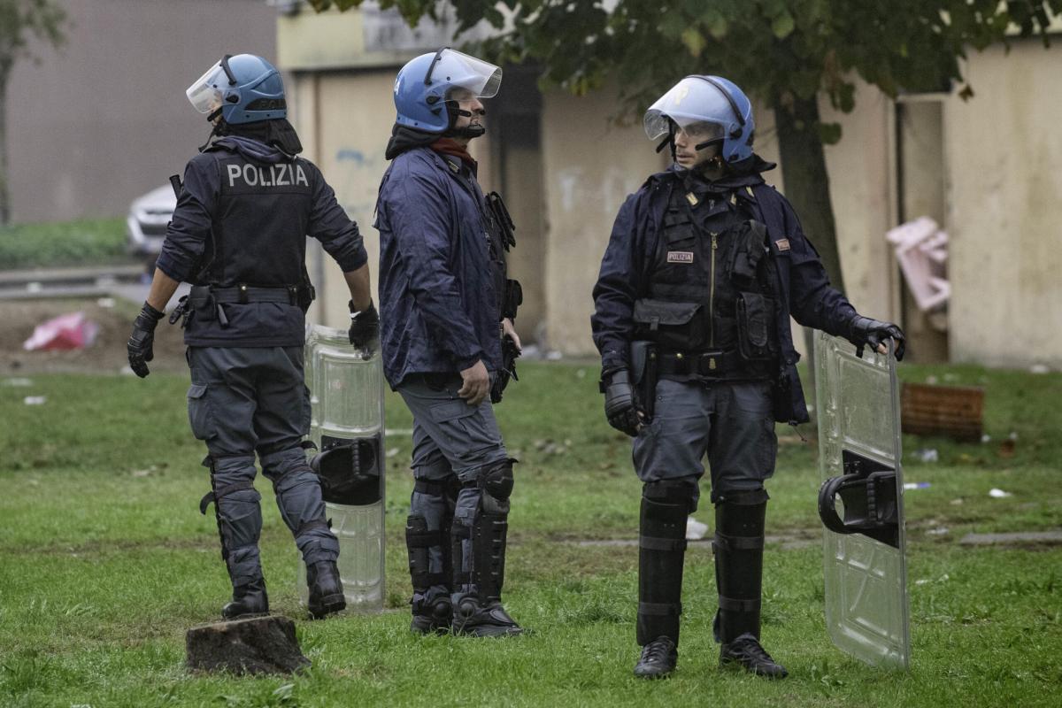 Milano, sgomberato stabile in via Esterle: diventerà una moschea. P…