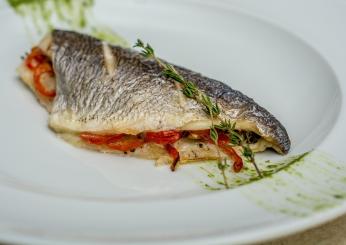 Buono e facile da fare: è il branzino in padella