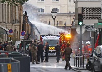 Esplosione a Parigi, in fiamme alcuni palazzi del centro: diversi i feriti | VIDEO