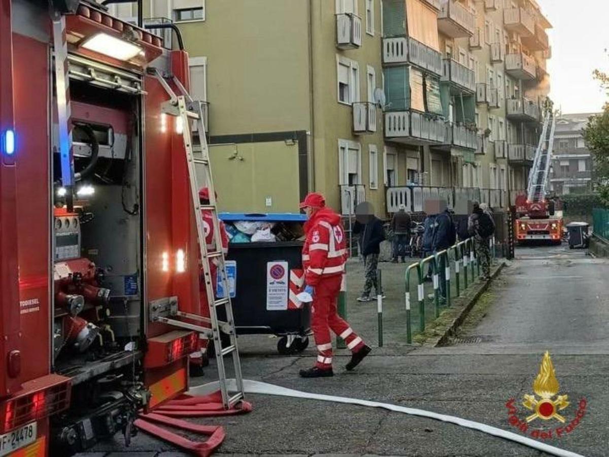 Sassari, incendio in un palazzo di cinque piani in via Addis: ricov…