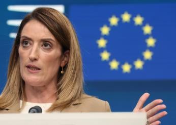 Parlamento Europeo, Metsola riconfermata presidente con 562 voti: “Siamo contro le autocrazie”. Von der Leyen: “Congratulazioni per la rielezione”