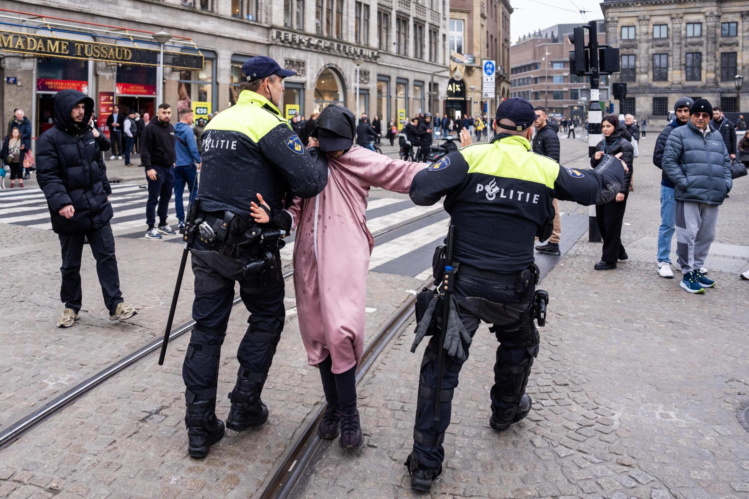 Scontri Amsterdam, l’antisemitismo in Olanda scatena paura e proteste, Vichi: “Un vero e proprio pogrom”