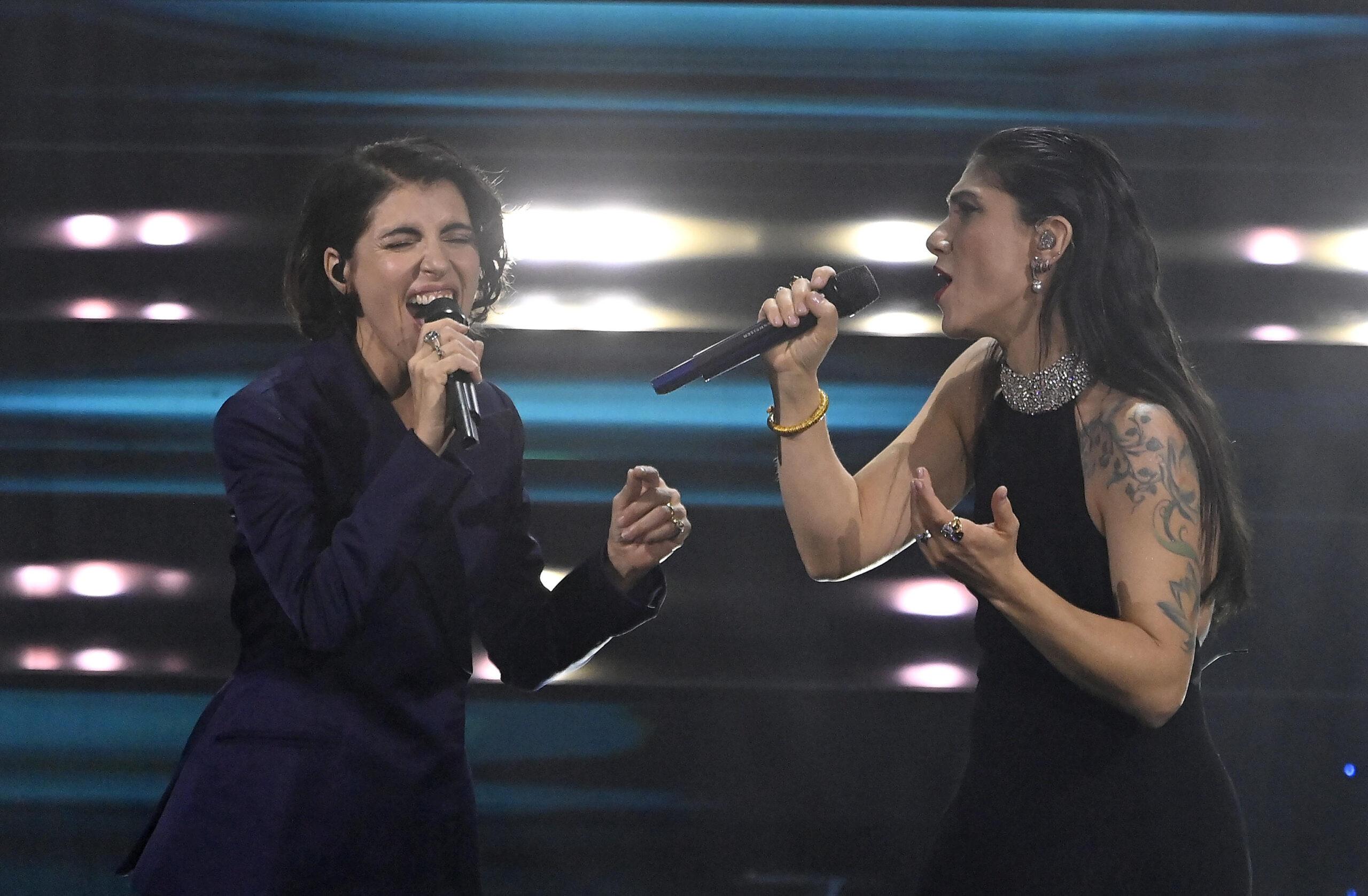 DIRETTA Pagelle duetti Sanremo 2023 quarta serata: Giorgia ed Elisa immense, un bravo Mengoni e il televoto bugiardo le derubano