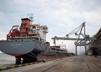 La prima nave carica di grano è partita dal porto di Odessa