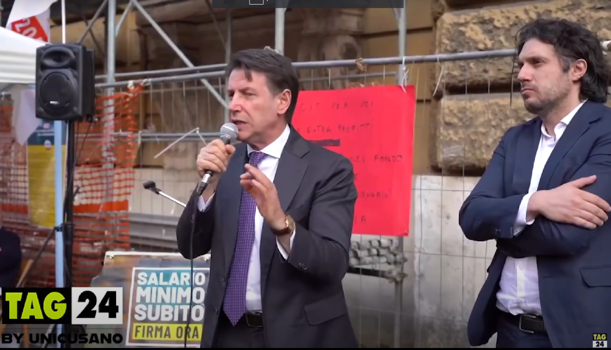 Conte ed il M5S in sit-in di fronte al Mef: “Su extraprofitti banche il Governo non ha visione”| VIDEO