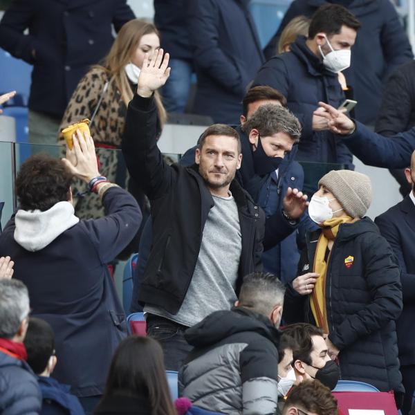 Totti si schiera dalla parte di Candela e va contro Mourinho