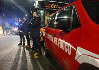 Incendio a Genova in via della Maddalena, rogo in un appartamento