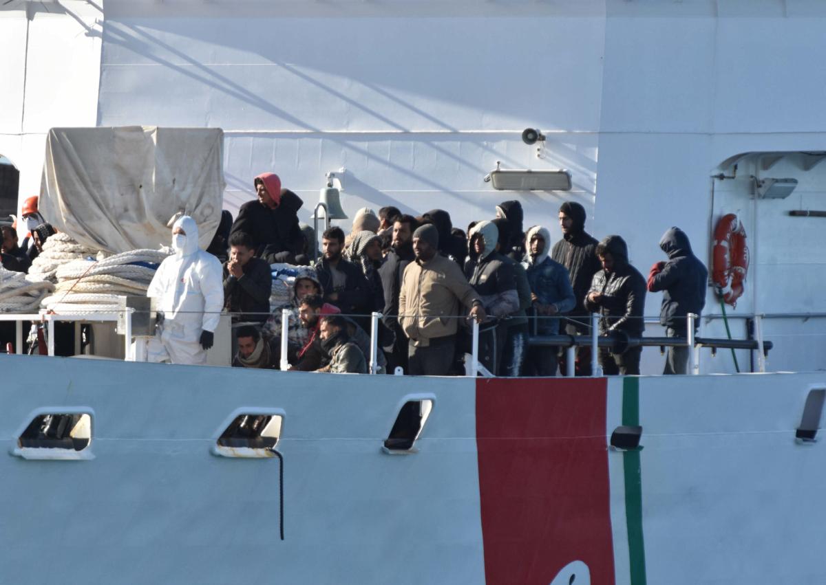 Migranti, la Guardia costiera soccorre 30 migranti. Sbarcheranno ad…