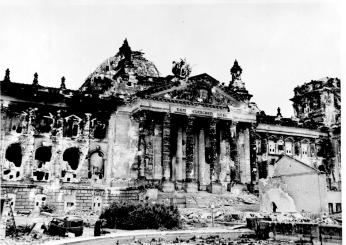 Accadde oggi, 27 febbraio 1933: l’incendio del Reichstag