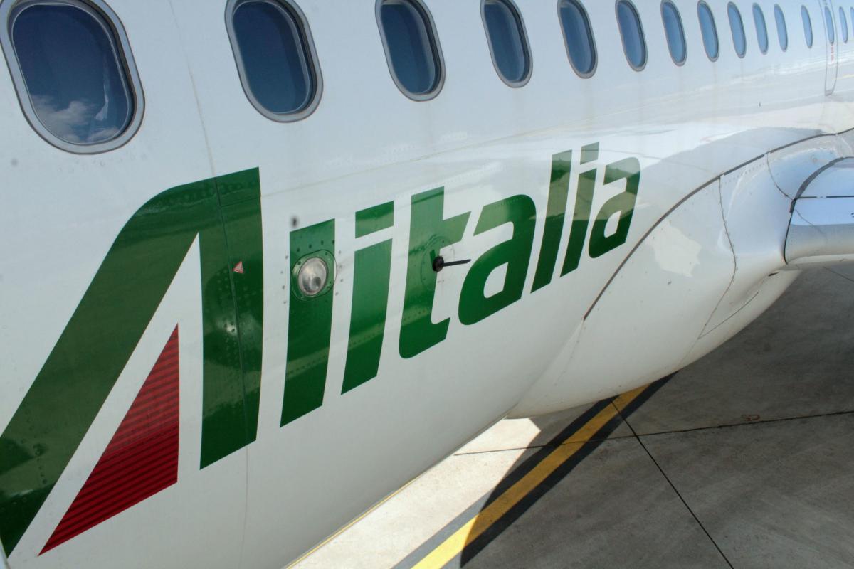 Alitalia, licenziate 2.668 persone in cassa integrazione