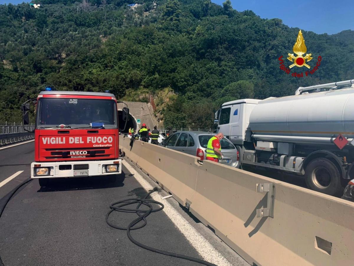 Genova, incidente in A12 dell’1 ottobre 2023: in fiamme un mezzo pe…