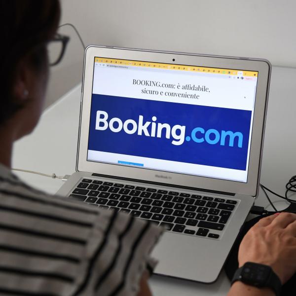 Booking, Antitrust apre istruttoria sul colosso dei viaggi per abuso di posizione dominante