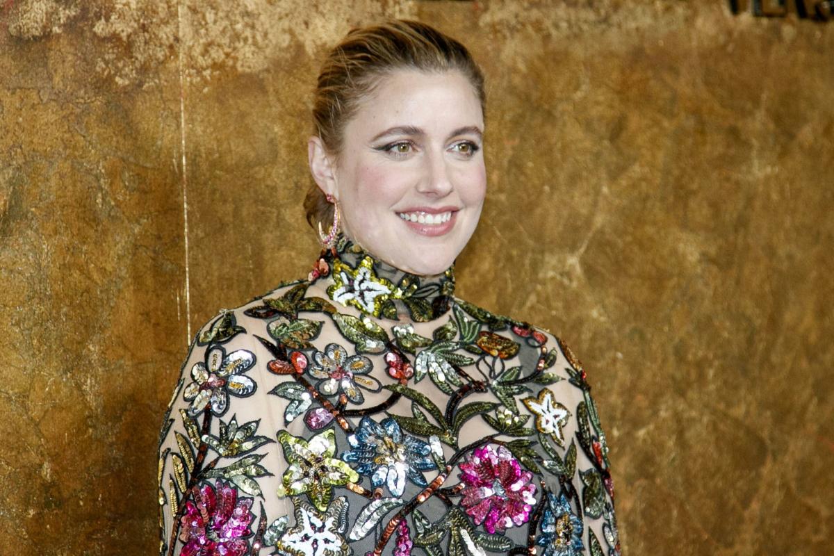 Chi è Greta Gerwig? Film, marito e figli. La regista di “Barbie” sa…