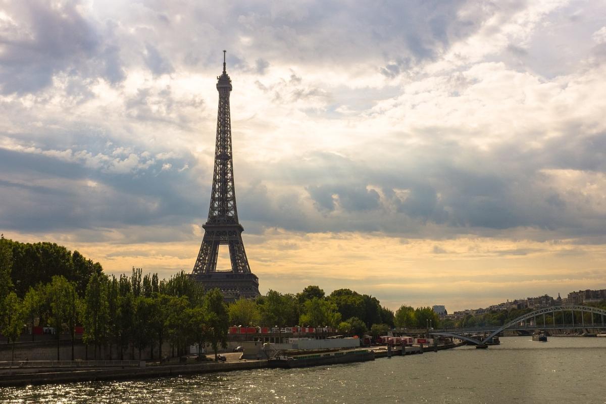 Tour Eiffel, riapertura domenica 25 febbraio 2024: fine dello sciopero a Parigi