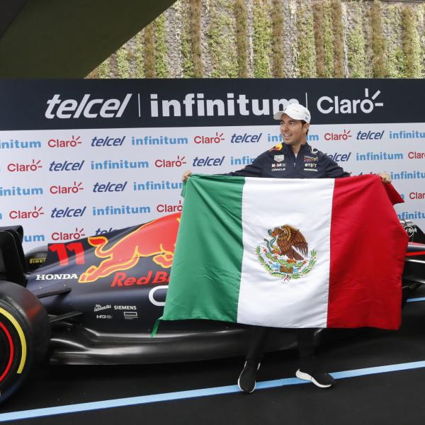 Formula 1, Perez cerca la vittoria al GP del Messico: “Sarebbe un sogno”. E Sainz salta il media day