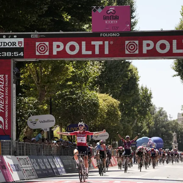 Giro d’Italia Women 2024, a Foligno si impone Kopecky